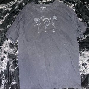 American eagle oversized Gray Graphic floral T-Shirt size medium